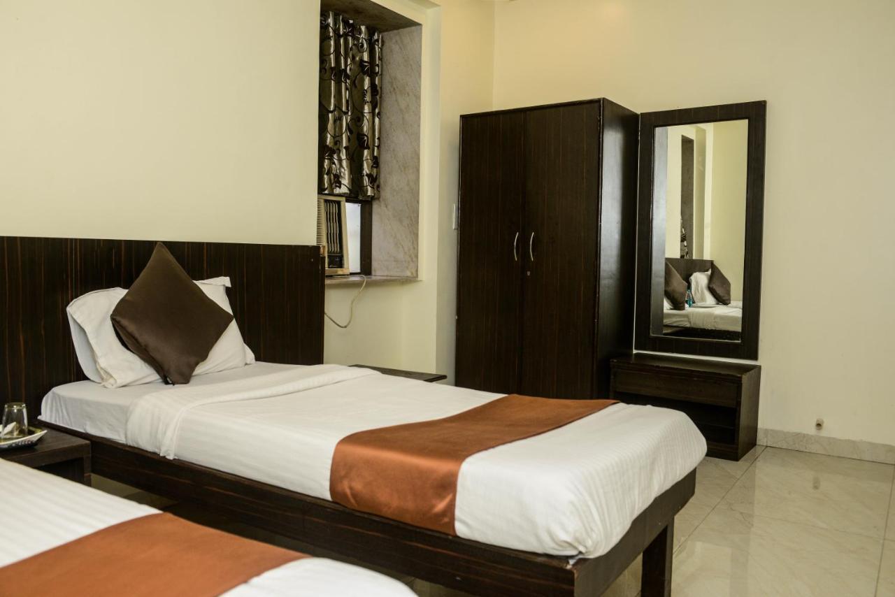 Hotel National มุมไบ ภายนอก รูปภาพ