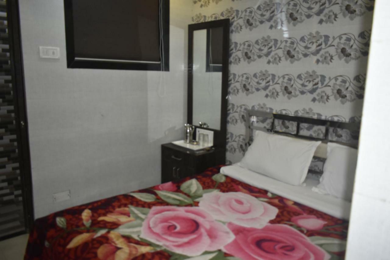 Hotel National มุมไบ ภายนอก รูปภาพ
